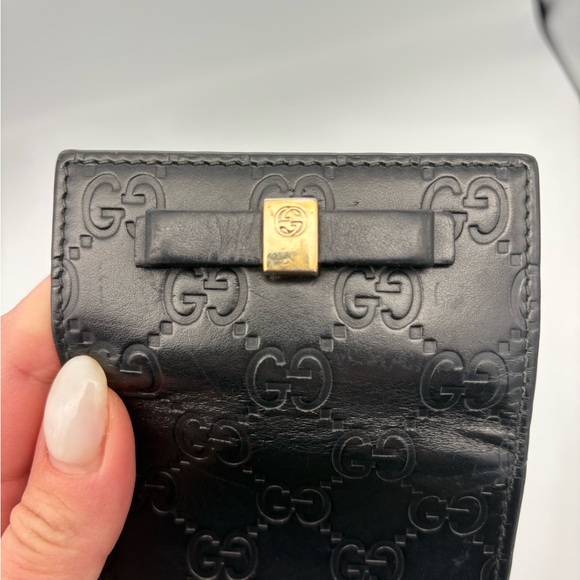 Gucci Black Leather Key Holder with Gold Hardware - Picture 3 of 8